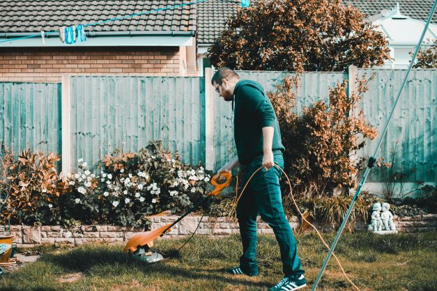 Lawn Care Hacks That Will Save You Time and Money